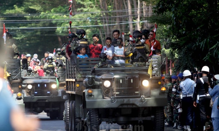 Keseruan Perayaan HUT TNI di Makassar