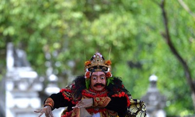 Umat Hindu Bersembahyang Bersama Saat Hari Raya Kuningan di Bali