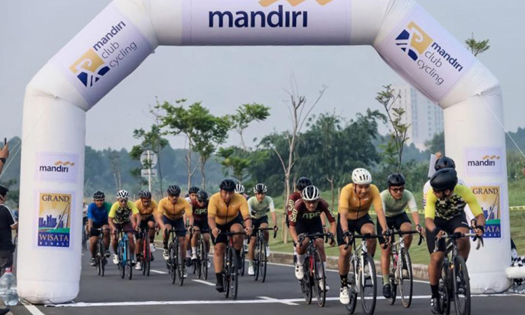 Pembalap Terbaik Bank Mandiri Beradu Cepat di Grand Wisata, Bekasi