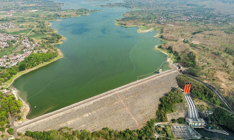 Optimalisasi Waduk Karangkates Untuk Pengembangan PLTS Terapu