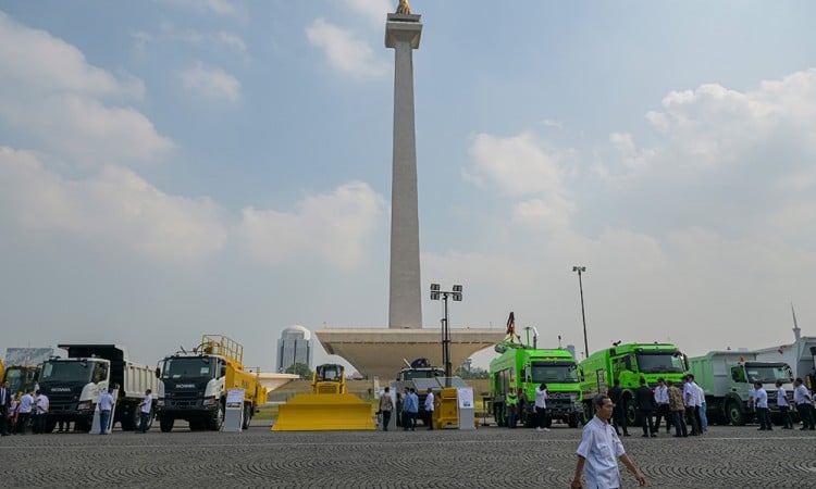 Pameran Alat Berat Industri Pertambangan di Monas