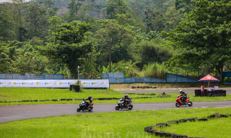 Ajang Balap Motor Listrik Profesional Pertama di Indonesia