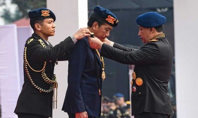 Presiden Joko Widodo Menerima Medali Kehormatan Keamanan dan Keselamatan Publik Loka Praja Samrakshan