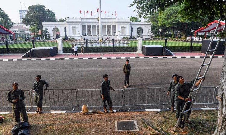 Persiapan Pisah Sambut Presiden di Istana Merdeka