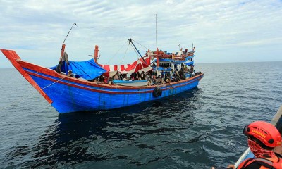 Evakuasi Imigran Etnis Rohingya di Perairan Desa Padang Bakau Aceh