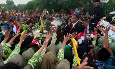 Presiden Ke-7 Joko Widodo Disambut Ribuan Warga Ketika Tiba di Solo