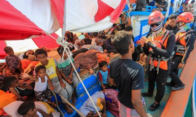 Pemeriksaan Imigran Rohingya Sebelum Dievakuasi