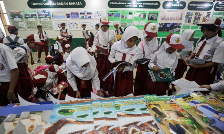 Pameran Bulan Bahasa dan Sastra Tahun 2024 Dengan Tema Berbahasa Cerdas