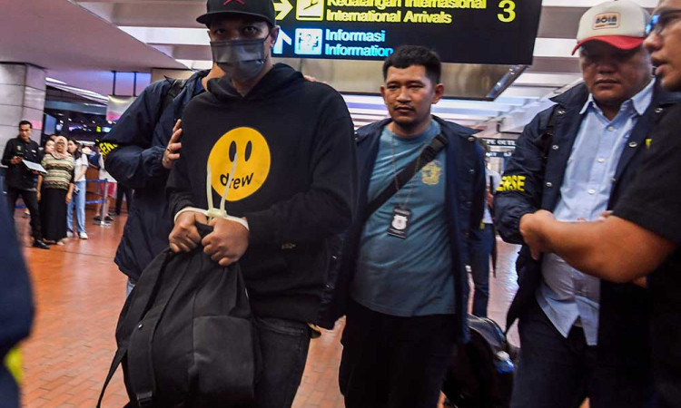 Penangkapan DPO Judi Onlilne Yang Melibatkan Pegawai Komdigi