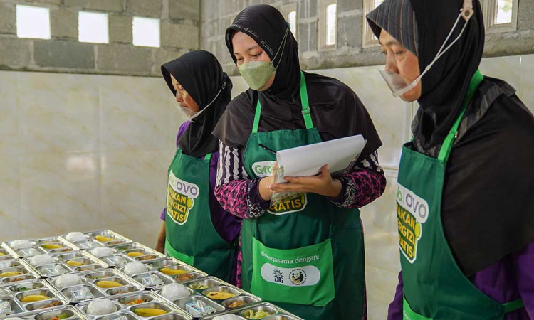 Serius Tangani Uji Coba Program Makan Bergizi Gratis, Grab & OVO Pelopori Digitalisasi Proses dan Jaga Standar Kebersihan Makanan