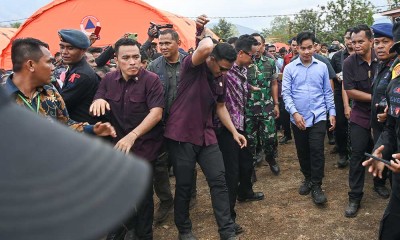 Wapres Gibran Rakabuming Raka Tinjau Posko Pengungsi Erupsi Gunung Lewotobi Laki-laki