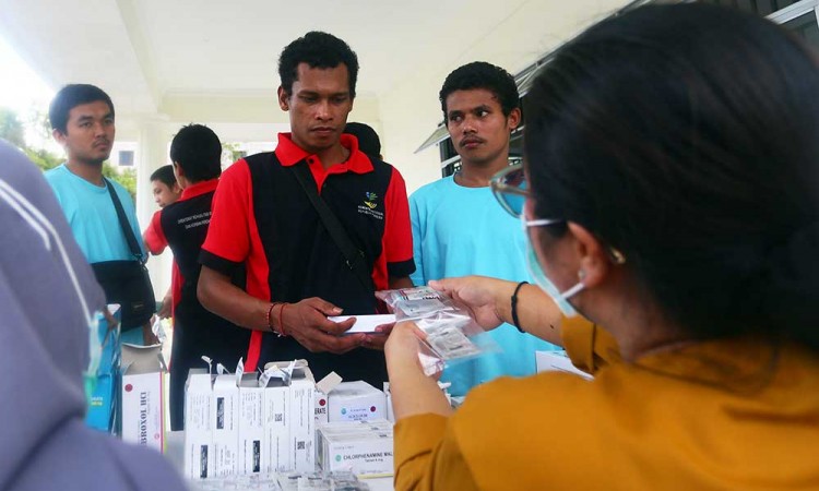 Pemeriksaan PMI Yang Dideportasi di Tanjung Pinang