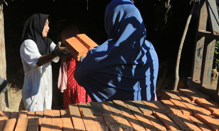 Produksi Batu Bata Merah Di Nagan Raya