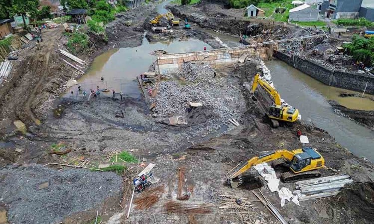 Perbaikan Dam Gambiran Yang Rusak Diterjang Banjir