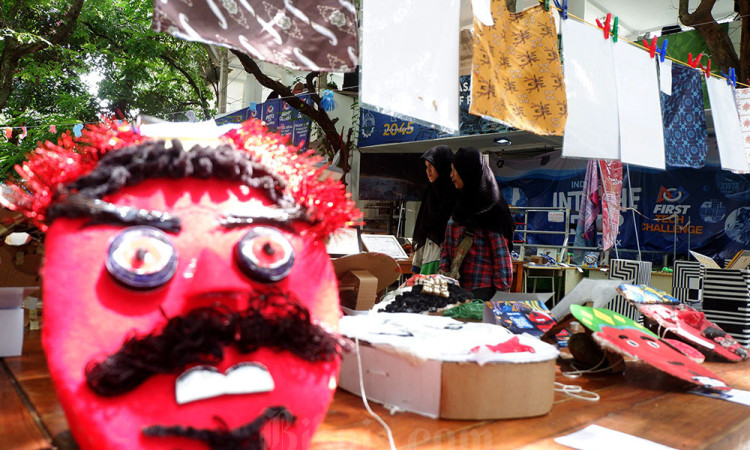Pameran Karya Seni Siswa Madrasah Internasional TechnoNatura