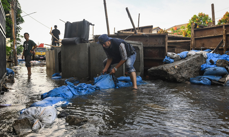 Proyek Tanggul Kali Jebol Sebabkan Banjir Di Tangsel