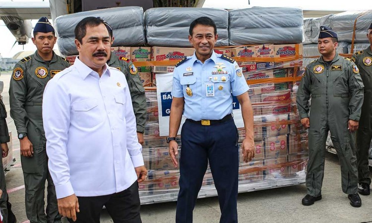 Pengiriman Bantuan Kebutuhan Pokok Untuk Pengungsi Korban Erupsi Gunung Lewotobi