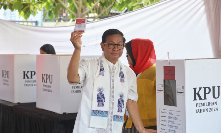 Pramono Anung Gunakan Hak Pilih