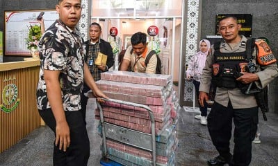 Kejati Sumatra Selatan Menyita Barang Bukti Uang Senilai Rp22,5 Miliar Terkait Kasus Pembangunan LRT