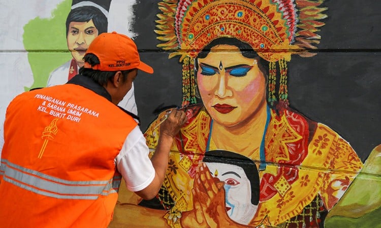 Memperindah Wajah Kota Dengan Mural Budaya