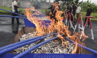 Pemusnahan Rokok Ilegal Di Tasikmalaya