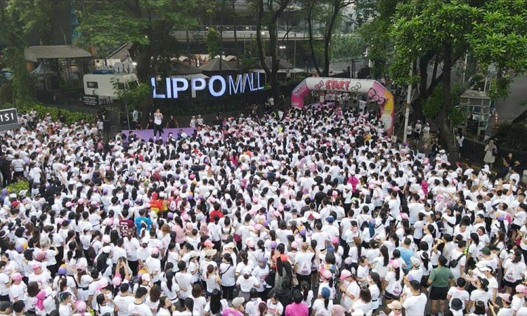 Merayakan Ulang Tahun Hello Kitty Dalam Suasana Natal di Lippo Mall Puri