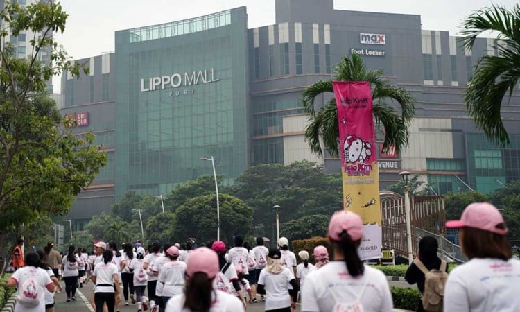 Merayakan Ulang Tahun Hello Kitty Dalam Suasana Natal di Lippo Mall Puri