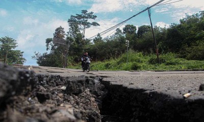 Pergerakan Tanah di Sukabumi Akibatkan Kerusakan di Sejumlah Jalan