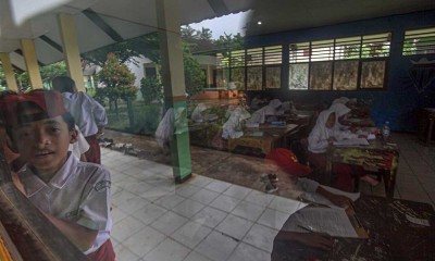 Gedung Sekolah Digunakan Sebagai Posko Pengungsian Korban Bencana Pergerakan Tanah di Sukabumi