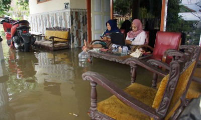 Ratusan Rumah di Jombang Terendam Banjir Luapan Sungai Afvour Watudakon