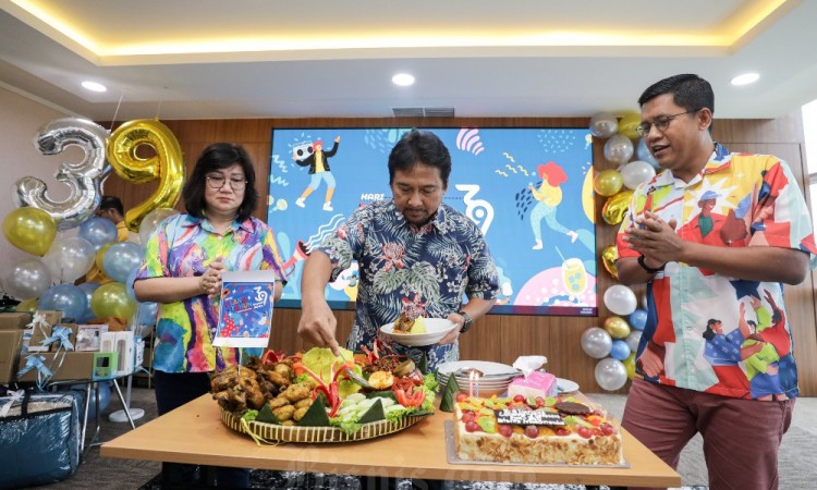 Kemeriahan HUT Ke-39 Bisnis Indonesia Bawa Semangat Terus Beradaptasi & Menavigasi