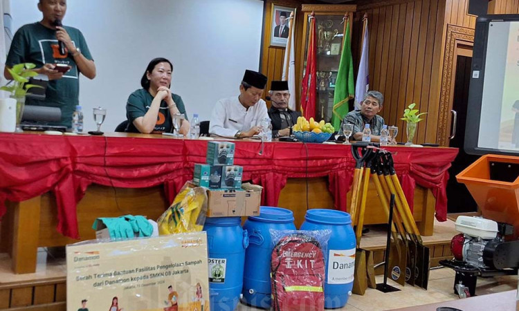 Danamon Salurkan Bantuan Fasilitas Pengelolaan Sampah