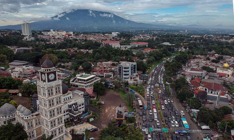 Sistem Satu Arah Urai Kemacetan Kepadatan Jalur Puncak Bogor