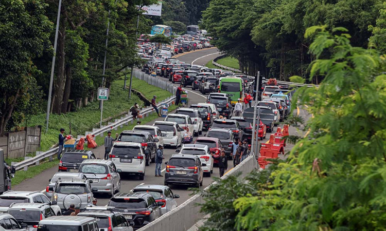 Sistem Satu Arah Urai Kemacetan Kepadatan Jalur Puncak Bogor