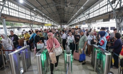 Kepadatan Penumpang Kereta Api Saat Libur Natal dan Tahun Baru