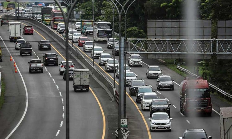 Jasa Marga Mencatat Adanya Lonjakan Kendaraan di Sejumlah Ruas Jalan Tol Trans Jawa