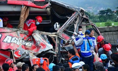 Kecelakaan Bus Pariwisata dan Truk di Jalan Tol Pandaan-Malang