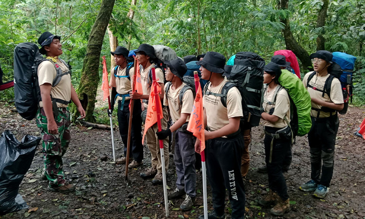 Palastu Gelar Diklatsar Ke-36 di Gunung Geger Bentang