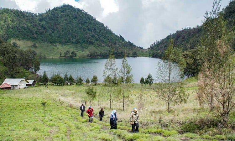 Pembukaan Kembali Jalur Pendakian Gunung Semeru