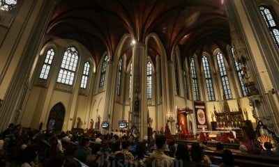 Suasana Ibadah Misa Natal di Gereja Katedral Jakarta