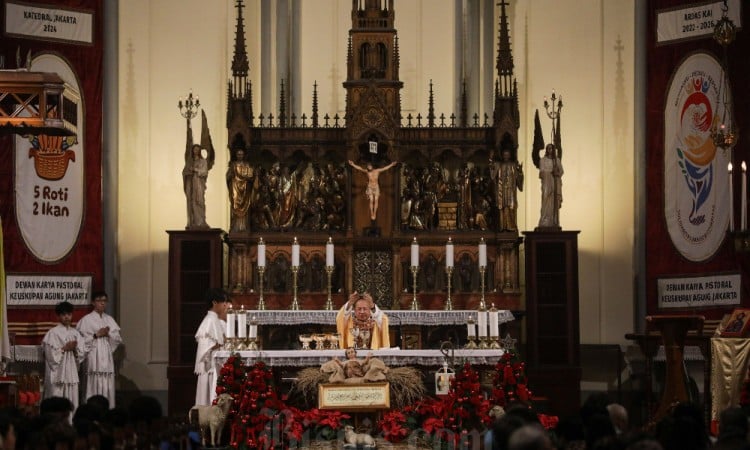 Suasana Ibadah Misa Natal di Gereja Katedral Jakarta