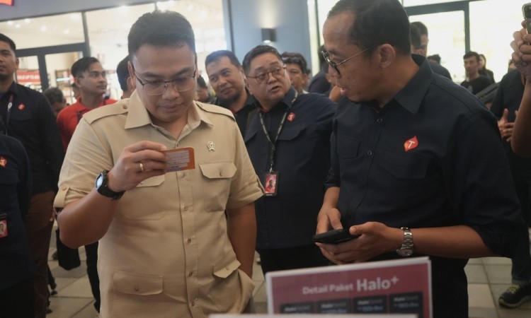 Wamen Komdigi RI Tinjau Kesiapan Jaringan Telkomsel untuk NARU 2024/2025