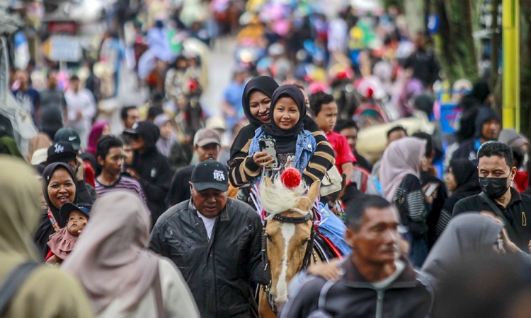 Wisata Telaga Sarangan Pada libur Nataru