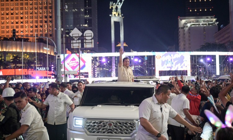 Presiden Prabowo Sapa Warga Saat Car Free Night