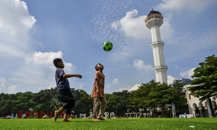 Taman Alun-alun Kota Bandung Kembali Dibuka