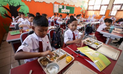 Menteri Komunikasi dan Digital Meutya Hafid Tinjau Pelaksanaan Makan Bergizi Gratis