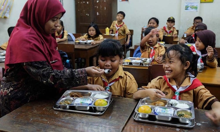 Solo Uji Coba Program Makan Bergizi Gratis