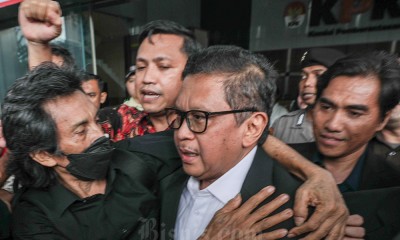 Hasto Disambut Meriah Para Simpatisan Usai Diperiksa KPK