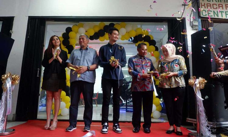 Perkuat Pangsa Pasar, United E-Motor Resmikan Showroom Motor Listrik Terbaru di Jakarta Selatan