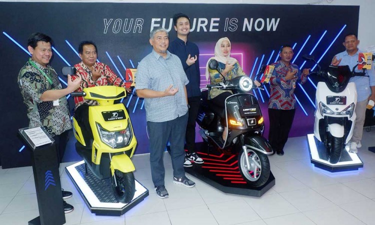 Perkuat Pangsa Pasar, United E-Motor Resmikan Showroom Motor Listrik Terbaru di Jakarta Selatan